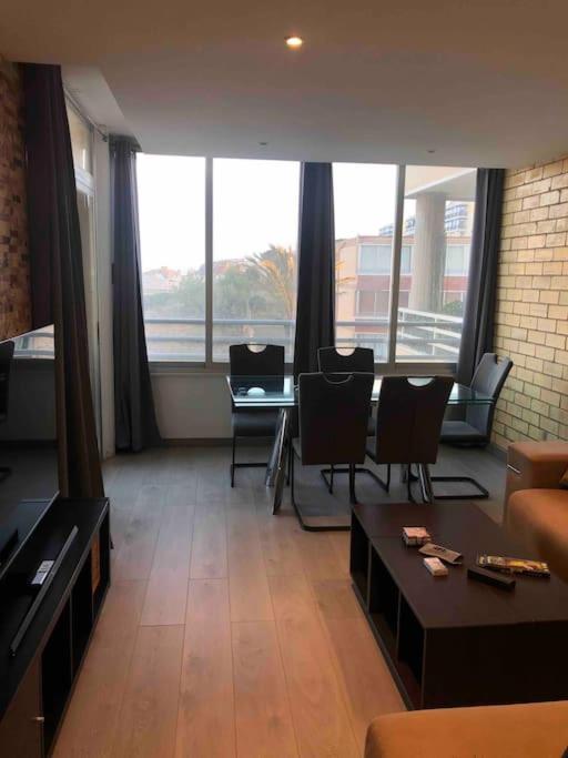 70 Sqm Apartment With Seaview In Arenales Del Sol. Exterior photo