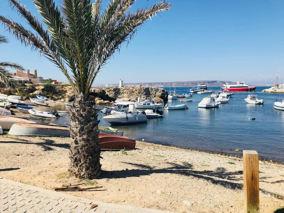 70 Sqm Apartment With Seaview In Arenales Del Sol. Exterior photo